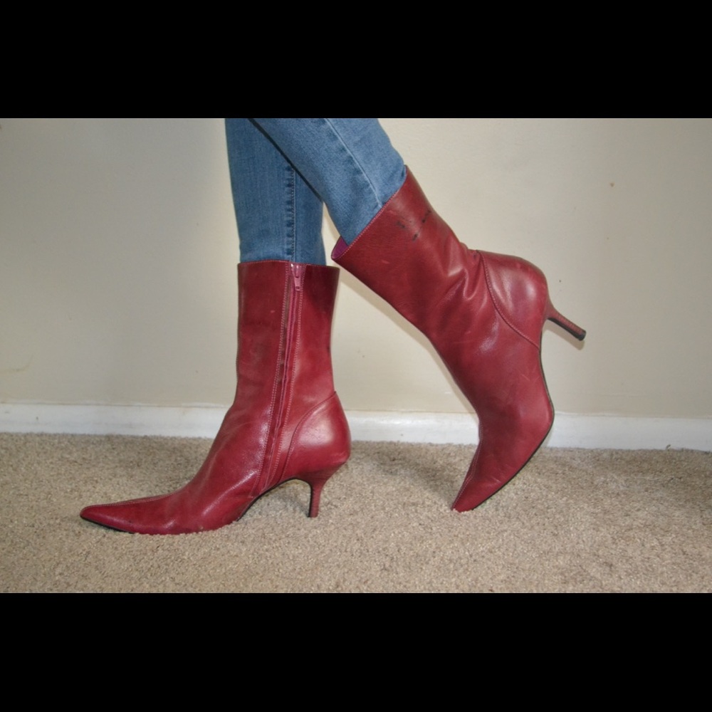 RED BOOTIES❤️❤️❤️❤️